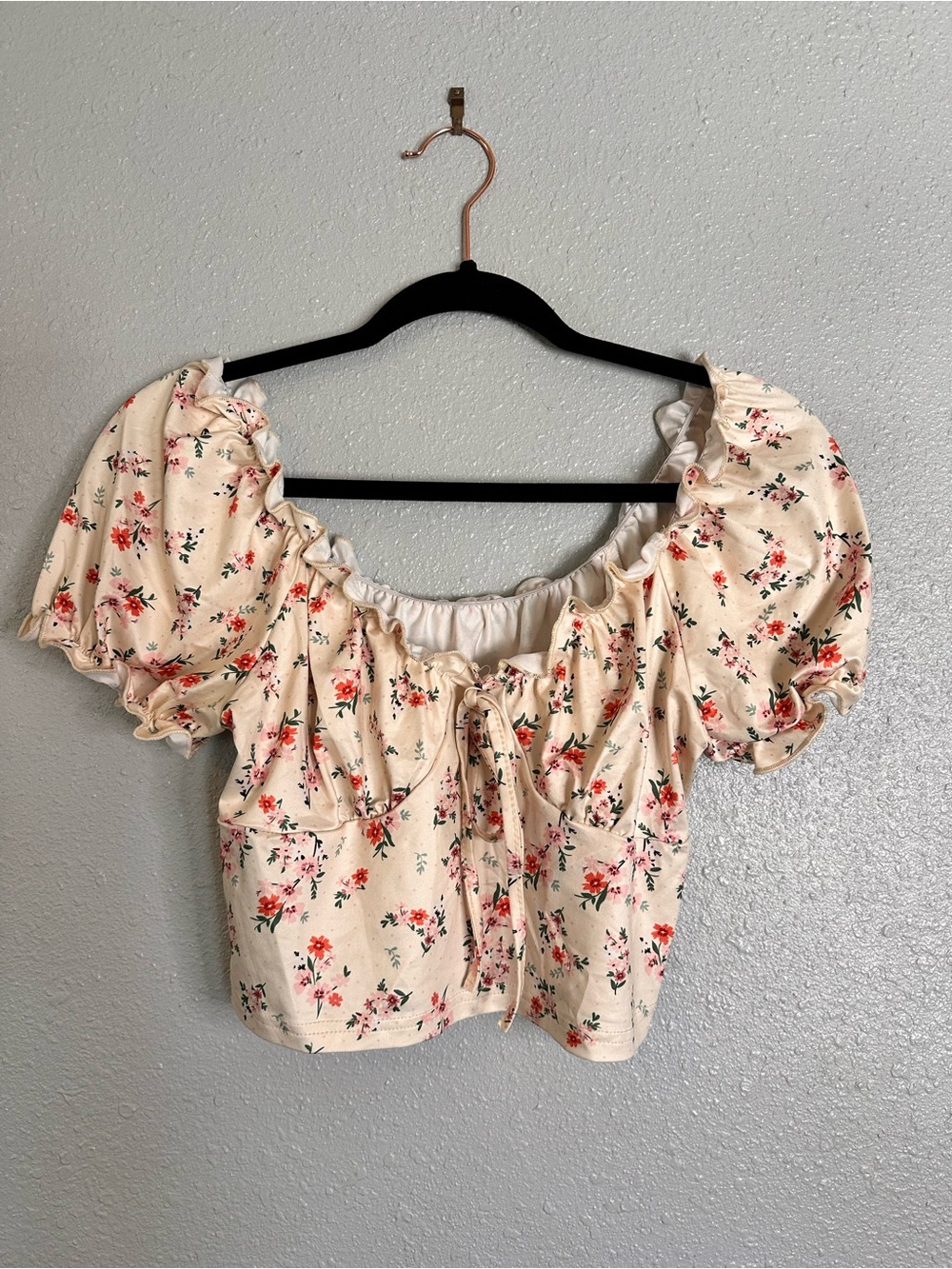 SHEIN Cream Floral Puff-Sleeve Crop Top